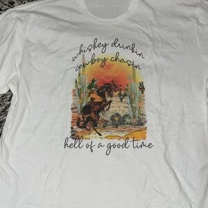 Whiskey darling graphic tee